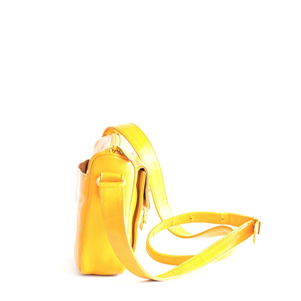 Vintage Moschino yellow Crossbody Bag - Secondista