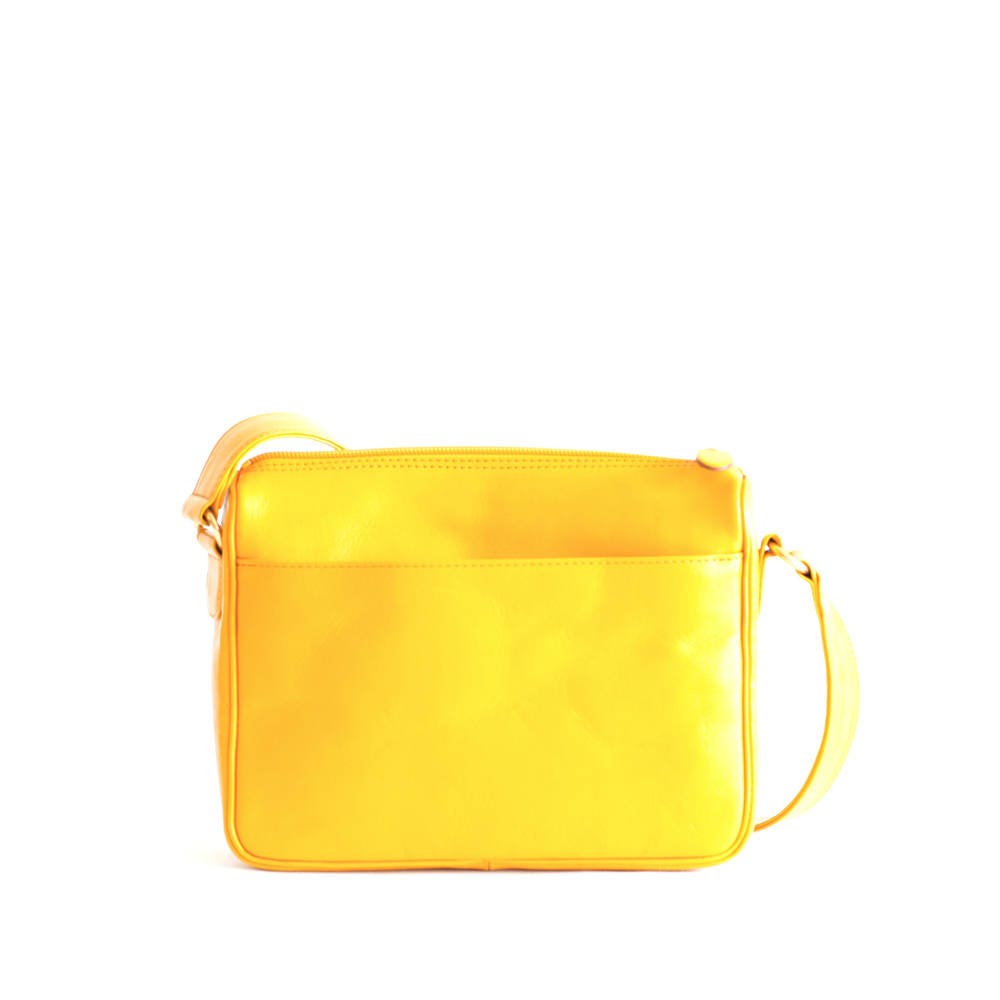 Vintage Moschino yellow Crossbody Bag - Secondista