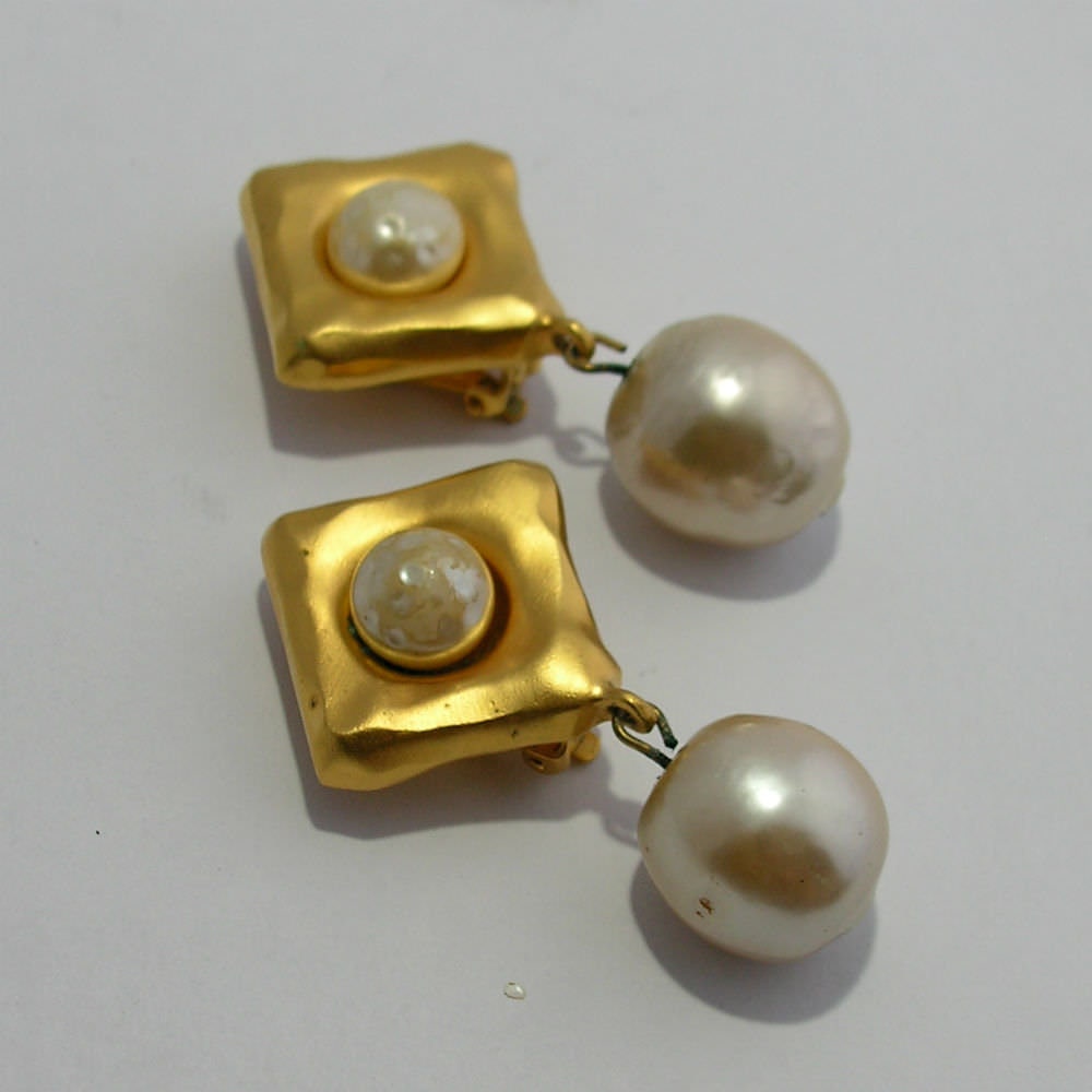 Vintage Karl Lagerfeld Pearl Jewelry Set - Secondista