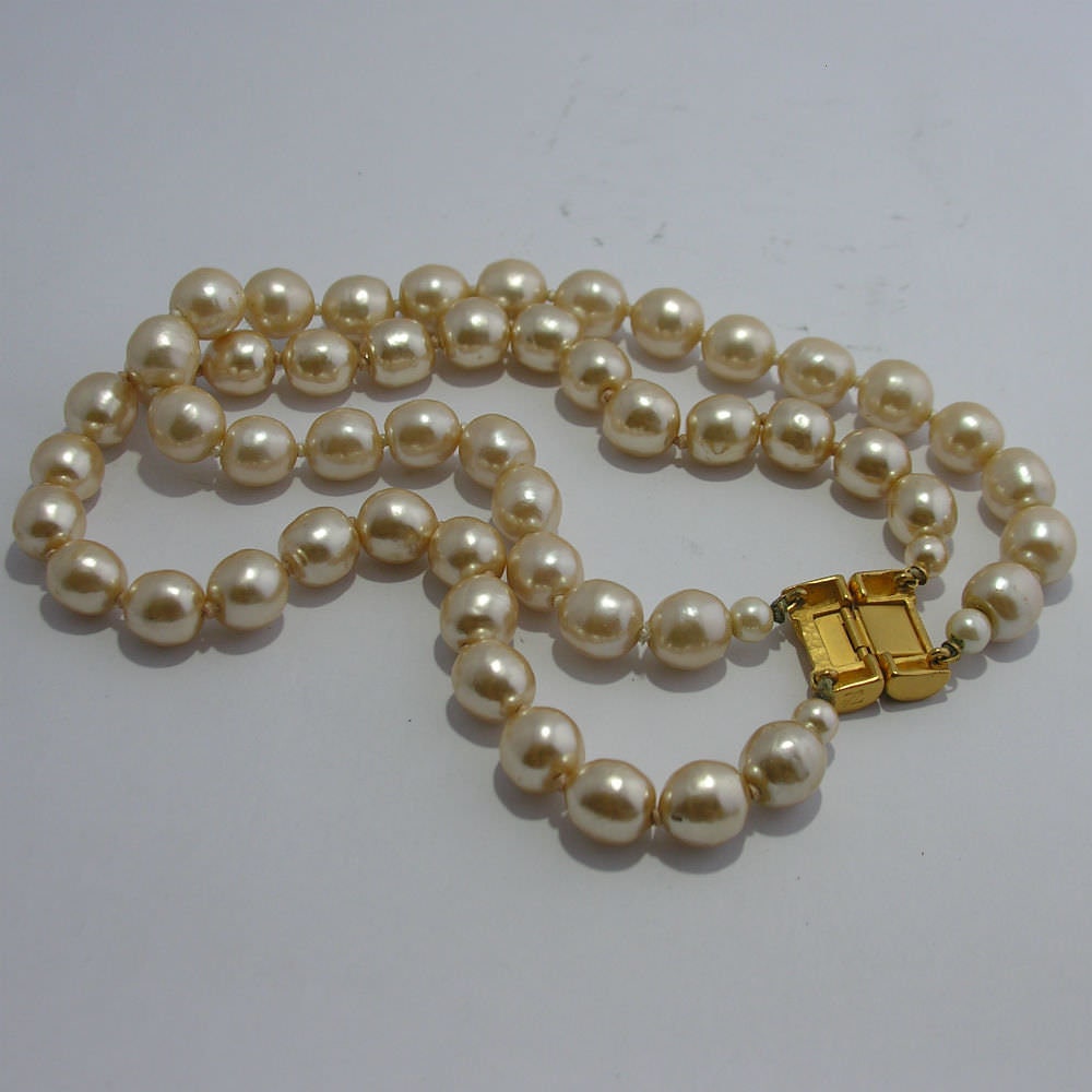 Vintage Karl Lagerfeld Pearl Jewelry Set - Secondista