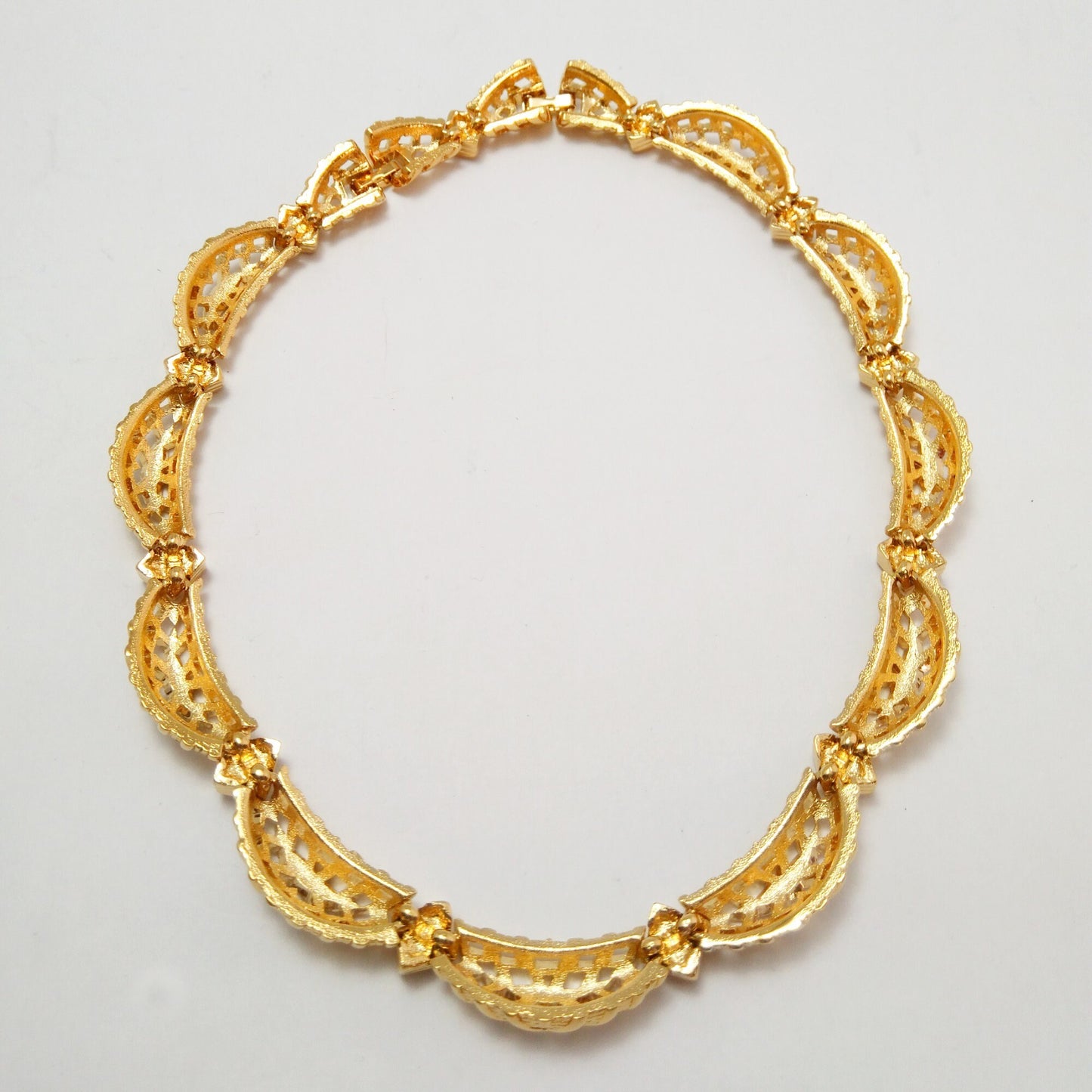 Vintage Nina Ricci Goldtone chunky Necklace - Secondista
