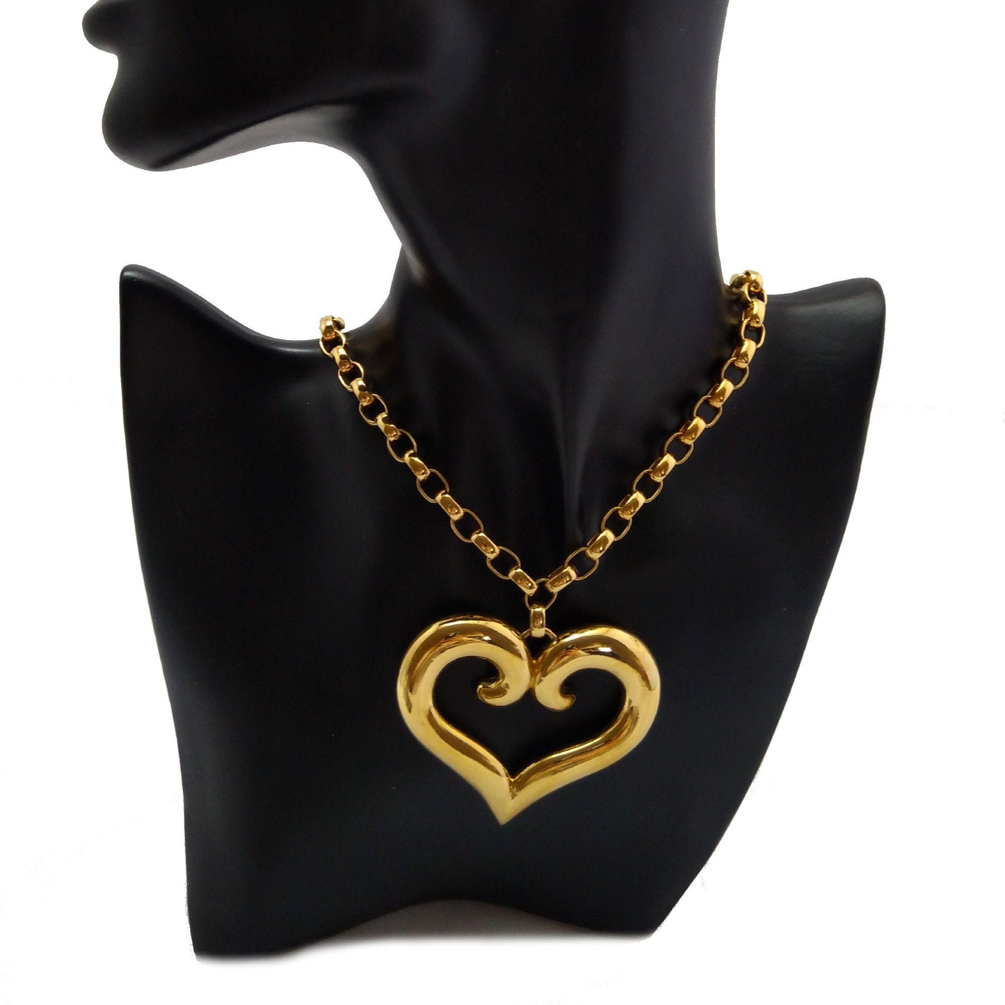 Vintage Nina Ricci heart Pendant Necklace - Secondista