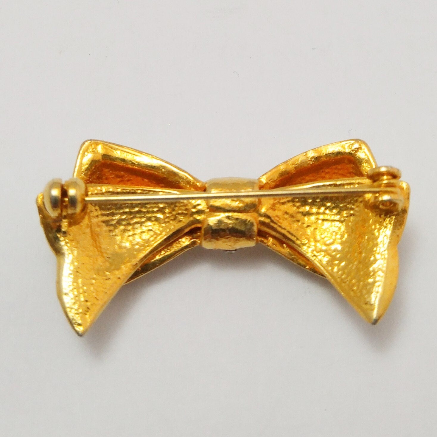 Vintage French bow Brooch with rhinestones - Secondista