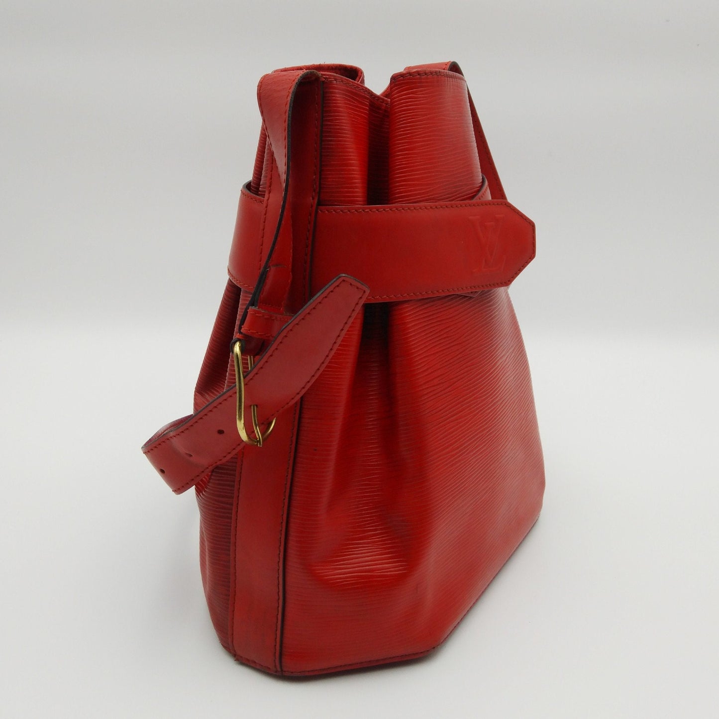 Vintage Louis Vuitton Sac D'epaule red epi Shoulder Bag - Secondista