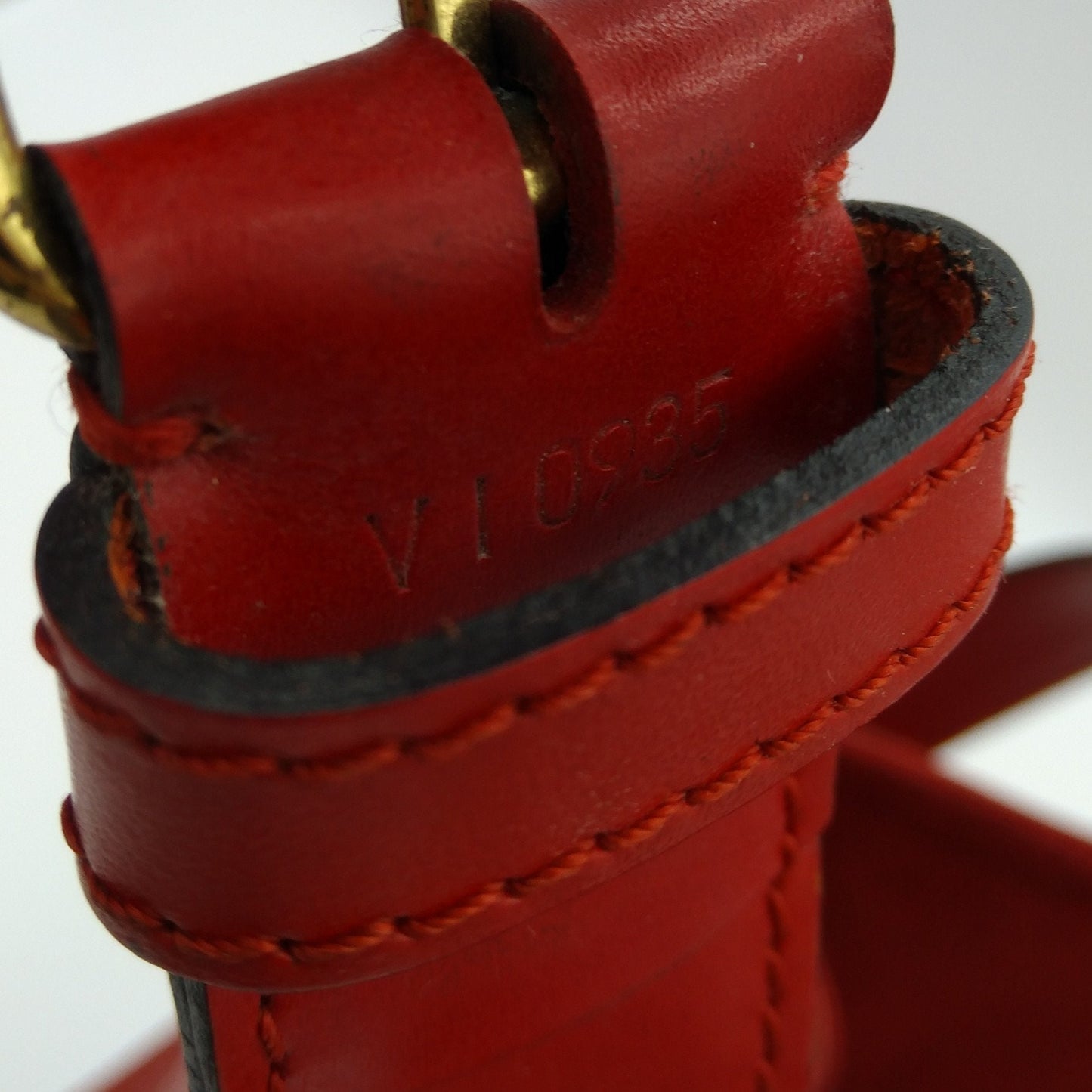 Vintage Louis Vuitton Sac D'epaule red epi Shoulder Bag - Secondista