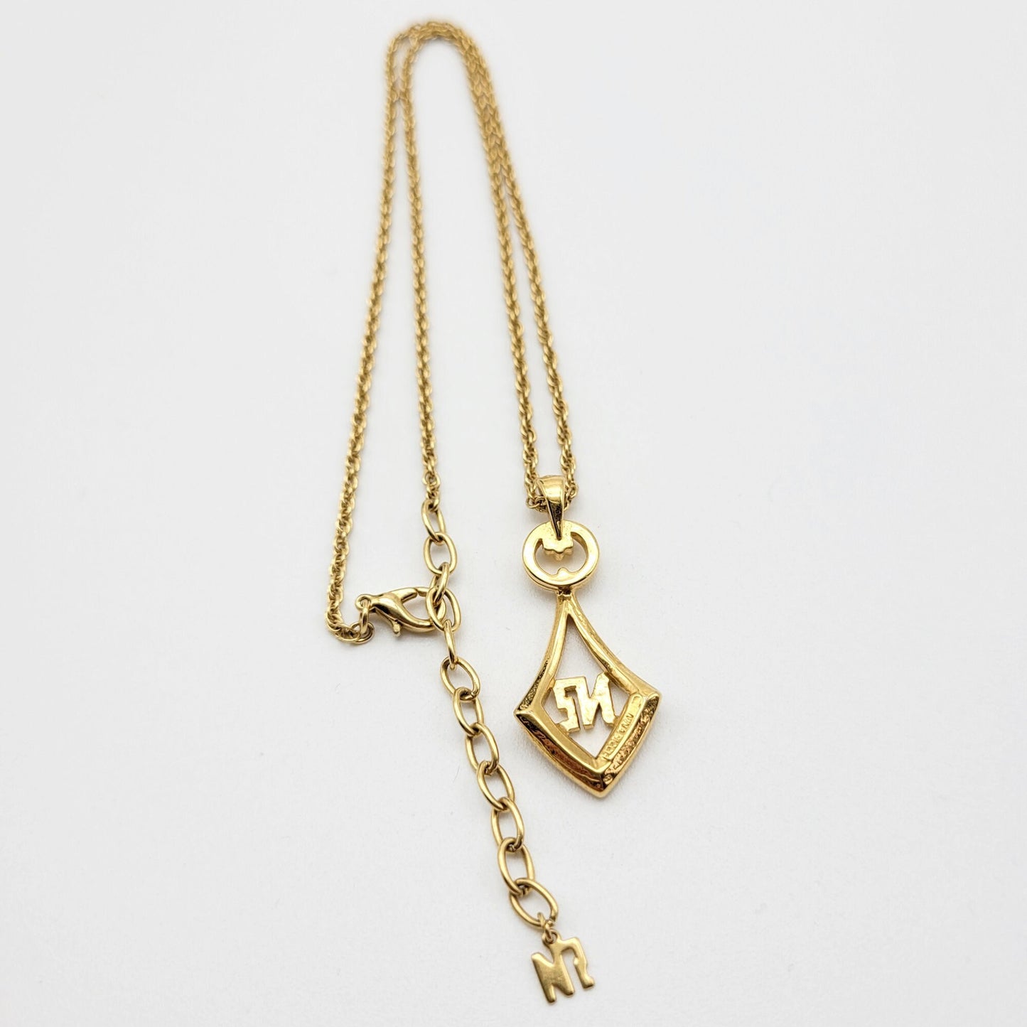 Vintage Nina Ricci Pendant Necklace - Secondista